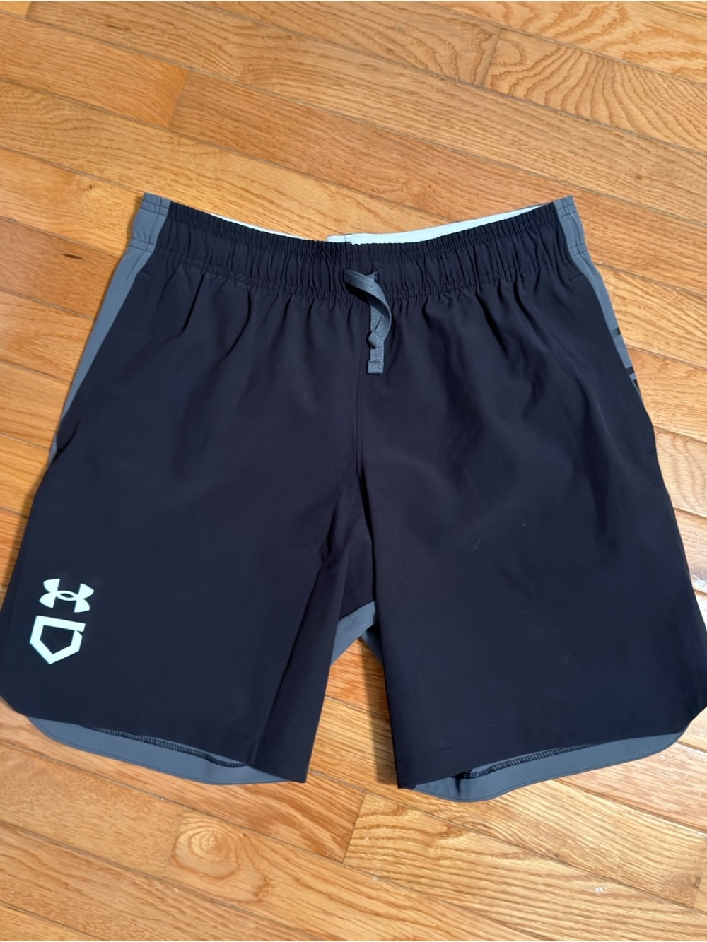 Under Armour Boys baseball Black Athletic Shorts NWOT